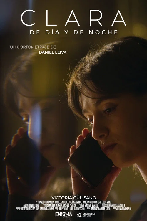 Clara de día y de noche постер