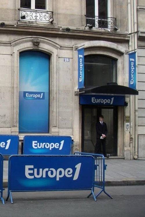 Le 26bis - Europe 1 постер