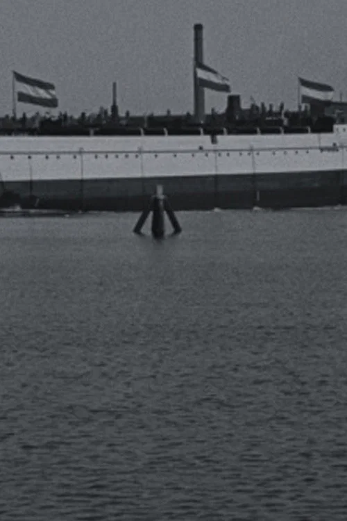 Te water laten van de 'Koningin Regentes' aan de marinewerf, 1900 постер