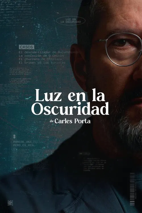 Luz en la oscuridad постер