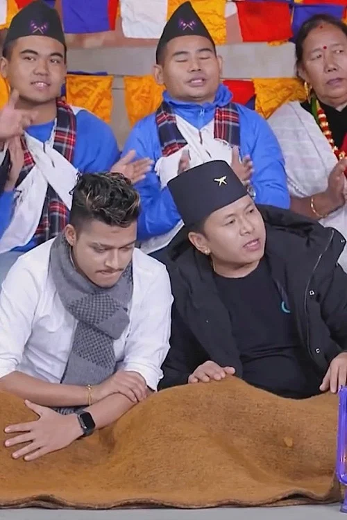 डाँडैमा टुनी छ постер