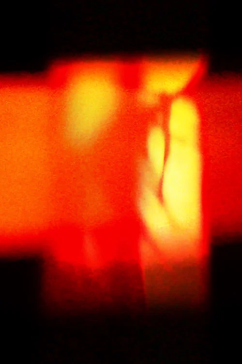 dentro de la luz; un fuego постер