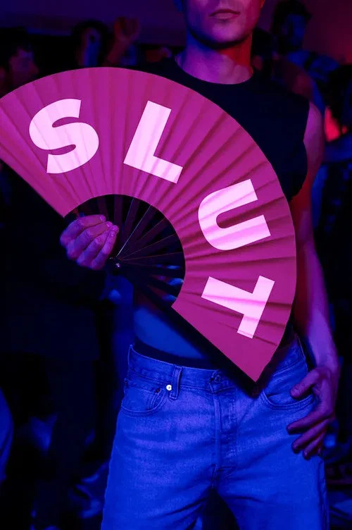 Non Sl*t постер