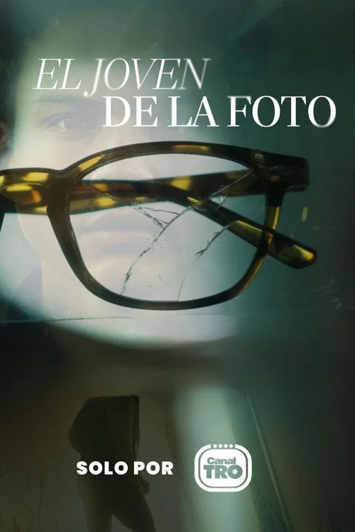 El Joven de la Foto постер