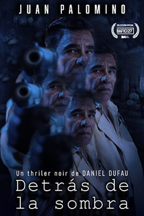 Detrás de la sombra постер