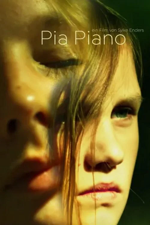 Pia Piano постер
