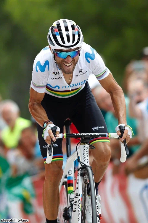 Valverde, un año de arcoiris постер