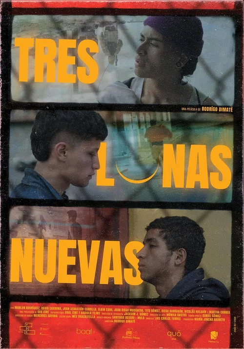Tres lunas nuevas постер