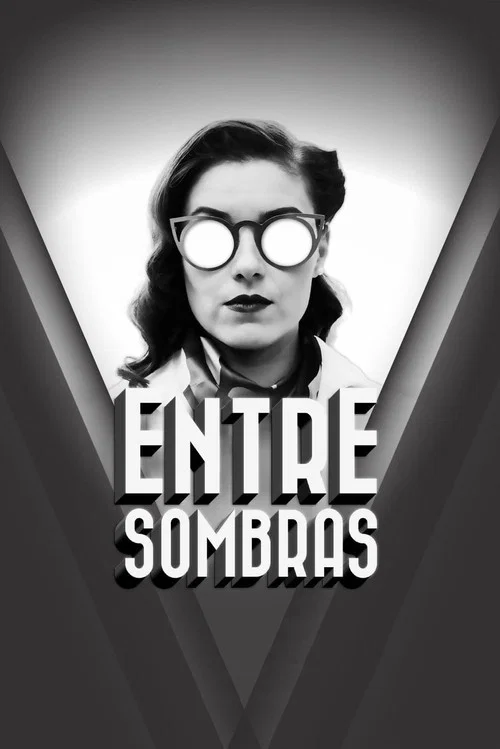 Entre sombras постер