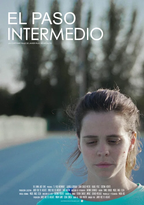 El paso intermedio постер
