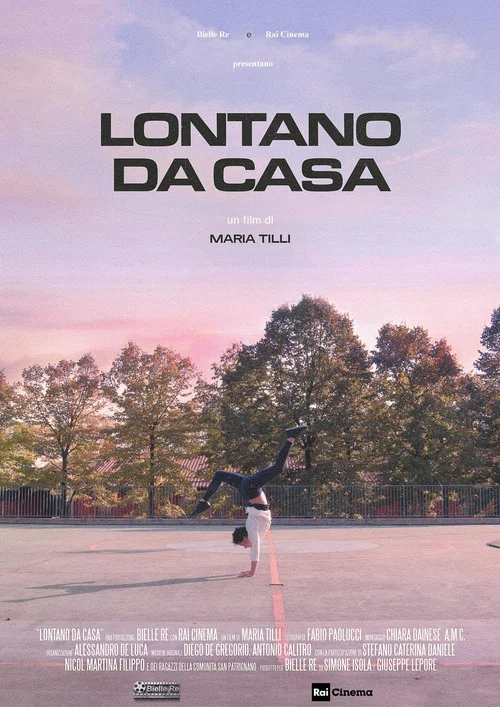 Lontano da casa постер