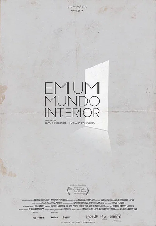 Em um Mundo Interior постер