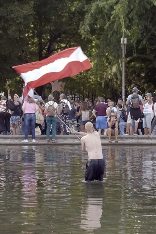 Denn Sie Wissen, Was Sie Tun постер