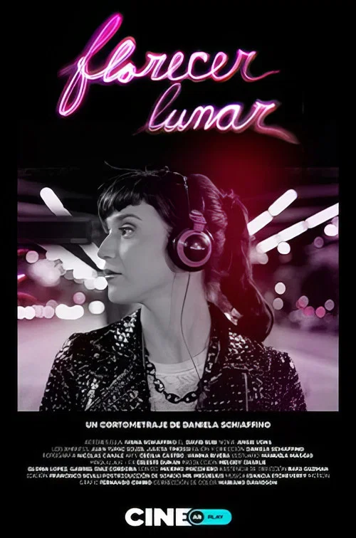 Florecer Lunar постер