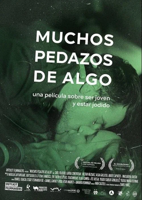 Muchos pedazos de algo постер