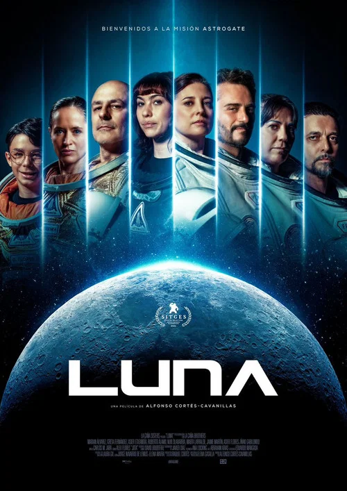 Luna постер