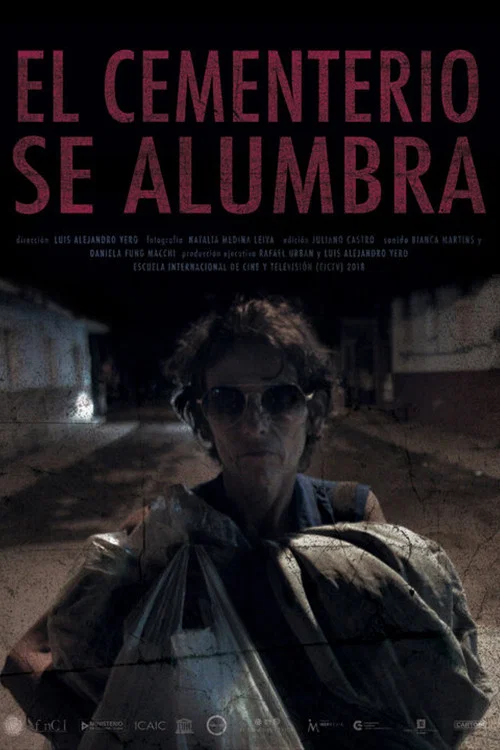 El cementerio se alumbra постер