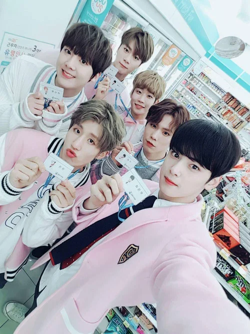 아스트로25 постер
