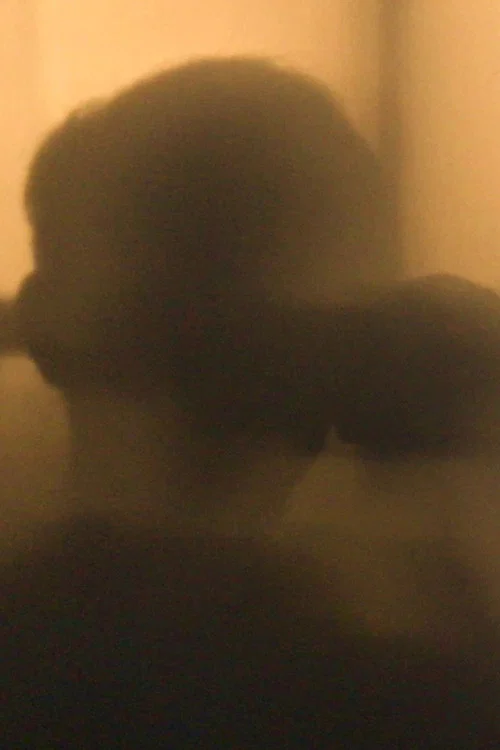 Fragmentos del reflejo en el espejo постер