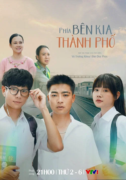 Phía Bên Kia Thành Phố постер