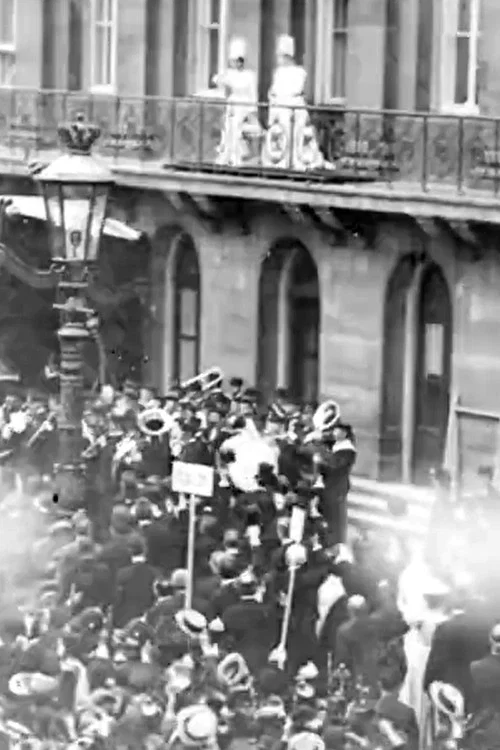 The Queen and the Queen Mother on the Palace Balcony Responding to the Call of the Populace (Coronation of Wilhelmina) постер