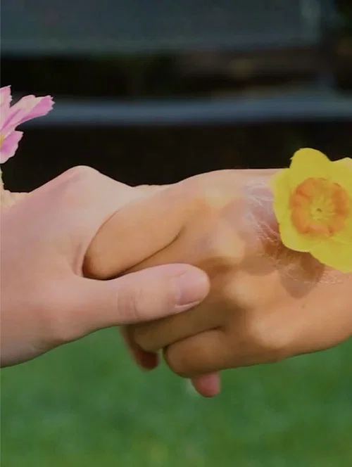 Mano de Flor постер